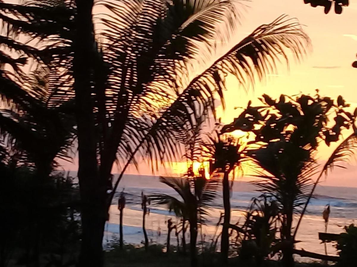 Castaway Surf Retreat 1 Hotel Sekongkang Buitenkant foto