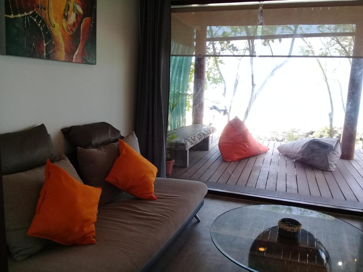 Castaway Surf Retreat 1 Hotel Sekongkang Buitenkant foto