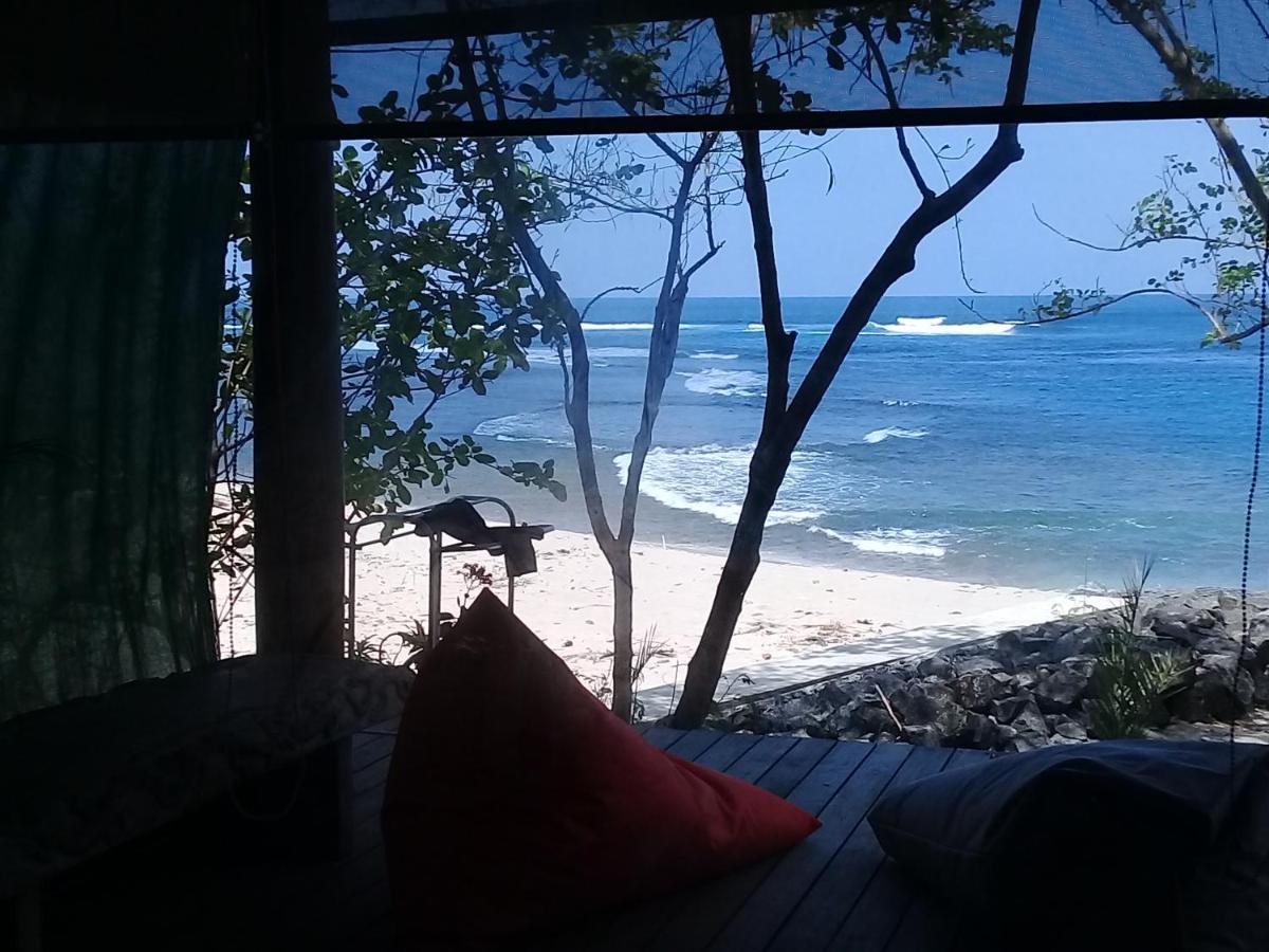 Castaway Surf Retreat 1 Hotel Sekongkang Buitenkant foto