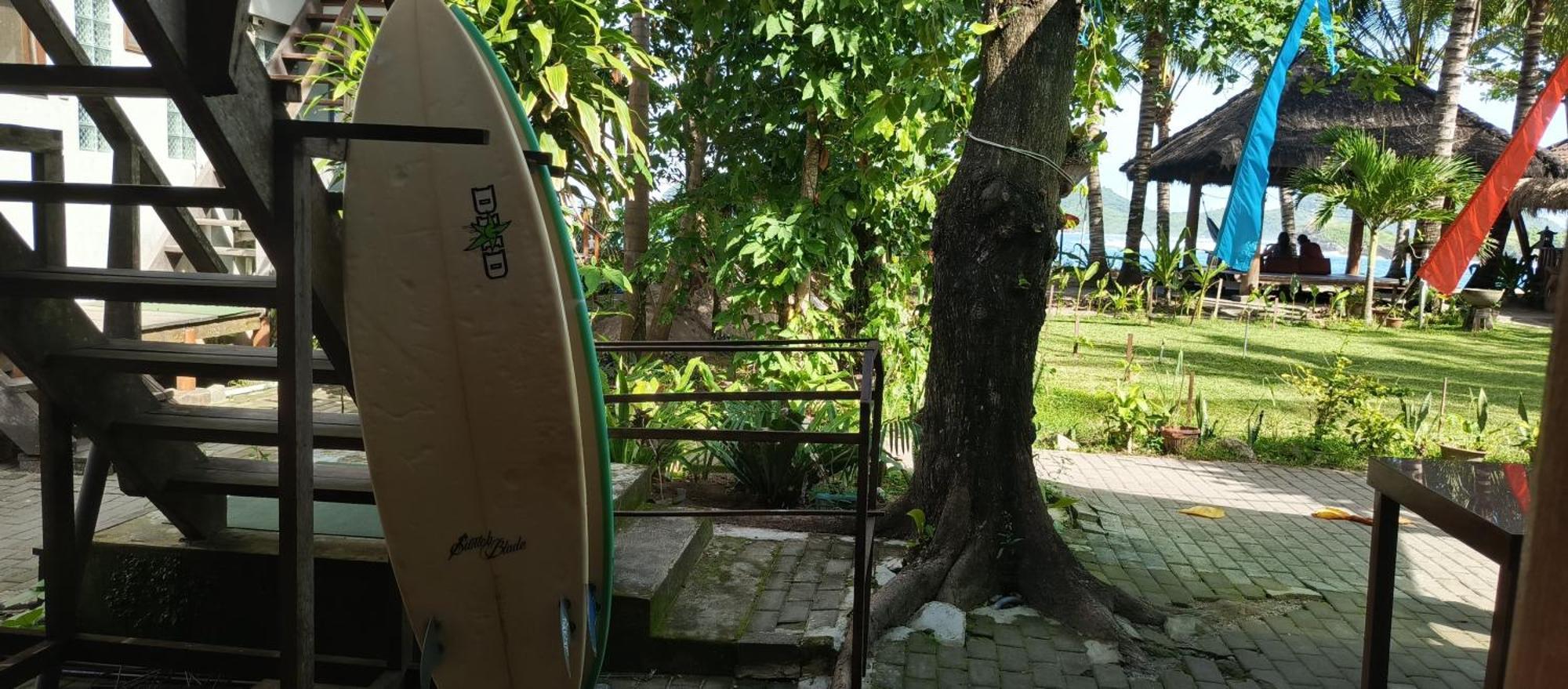 Castaway Surf Retreat 1 Hotel Sekongkang Buitenkant foto